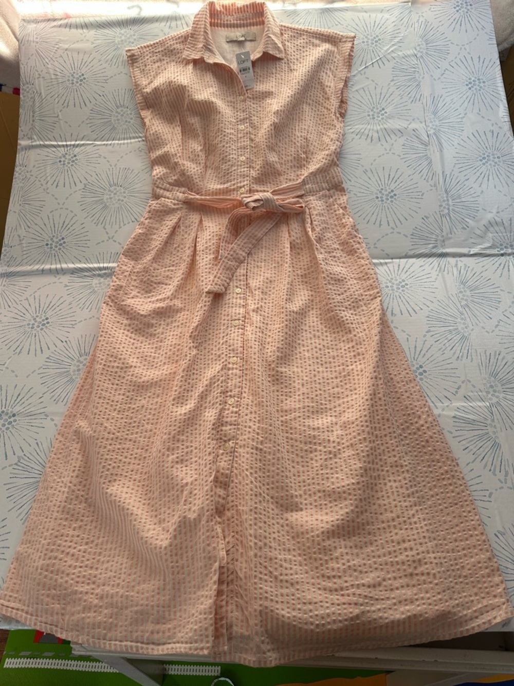 LOFT Sleeveless Seersucker Peach Stripe Dress Button Up size 4